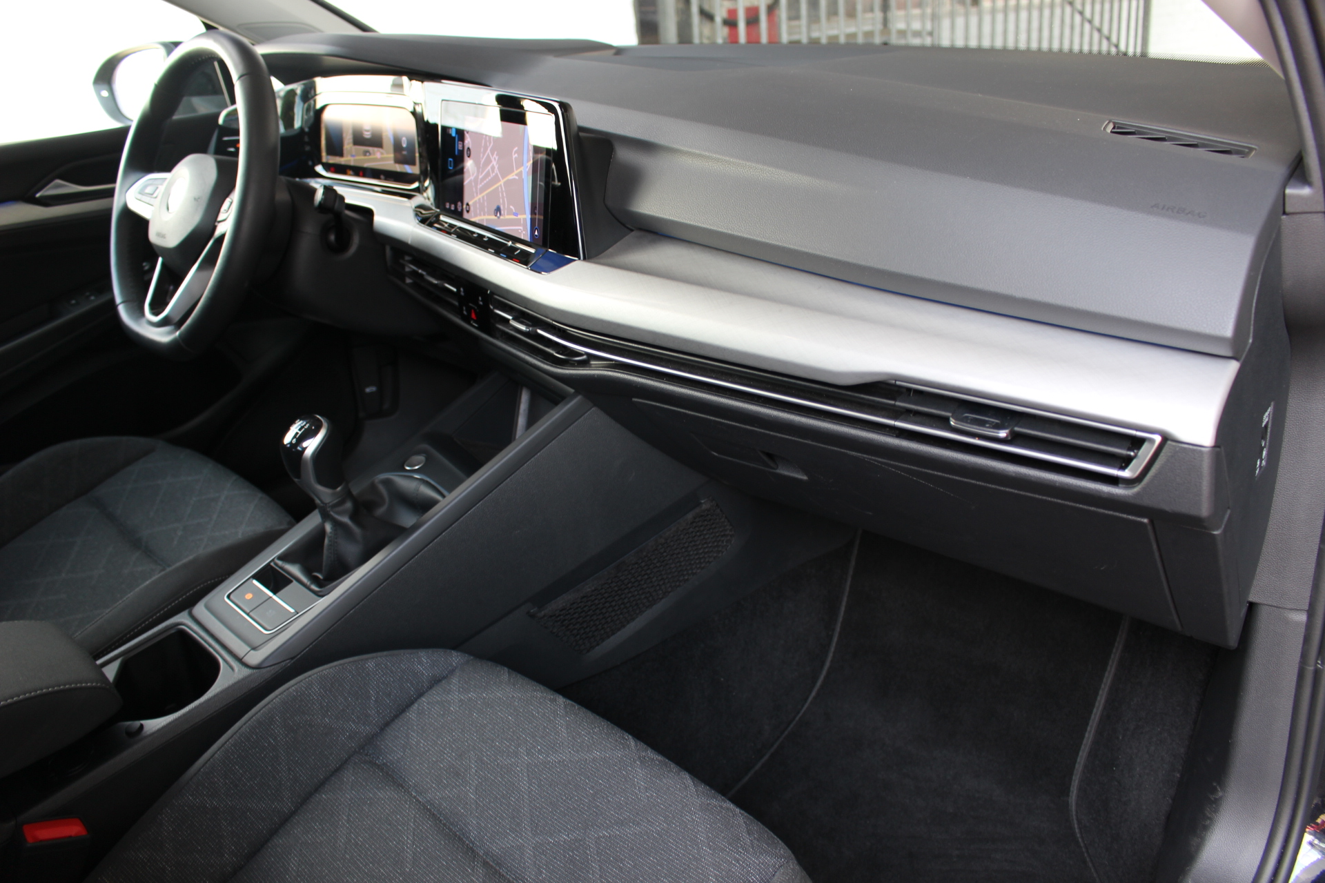 VOLKSWAGEN-GOLF 8-1.5 TSI 130CV