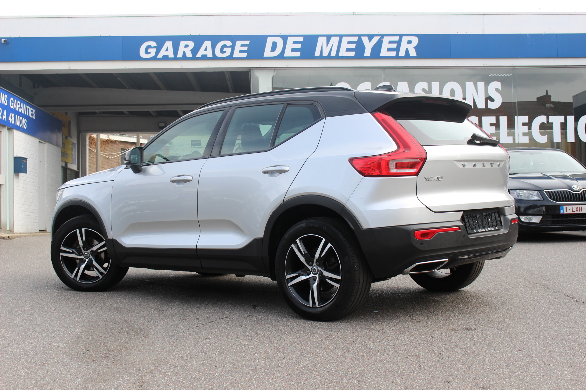 VOLVO-XC 40 R-DESIGN-1.5 T3 156CV