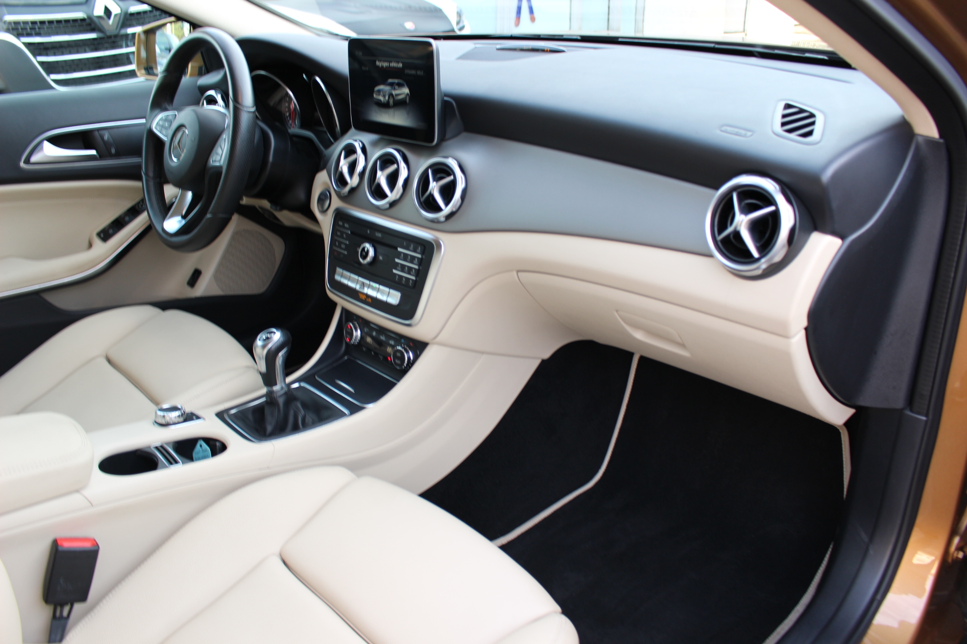 MERCEDES-GLA 180-1.6 ESS.